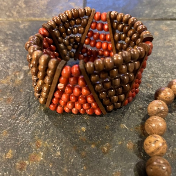 Vintage wooden beaded bracelets set of 2 - Picture 6 of 6